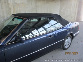 Mercedes-Benz 320 124 E320 Cabrio Automat, 1994