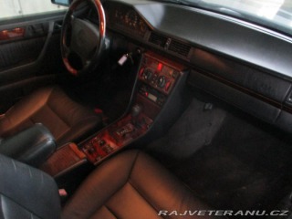 Mercedes-Benz 320 124 E320 Cabrio Automat, 1994