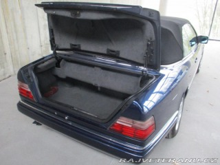 Mercedes-Benz 320 124 E320 Cabrio Automat, 1994