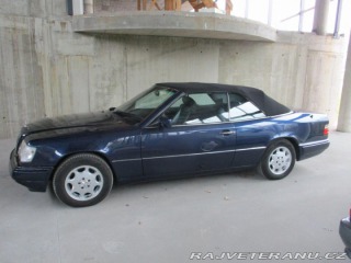 Mercedes-Benz 320 124 E320 Cabrio Automat, 1994