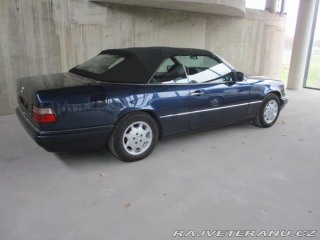 Mercedes-Benz 320 124 E320 Cabrio Automat, 1994