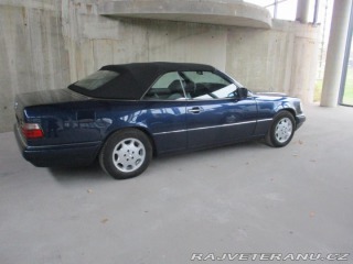 Mercedes-Benz 320 124 E320 Cabrio Automat, 1994