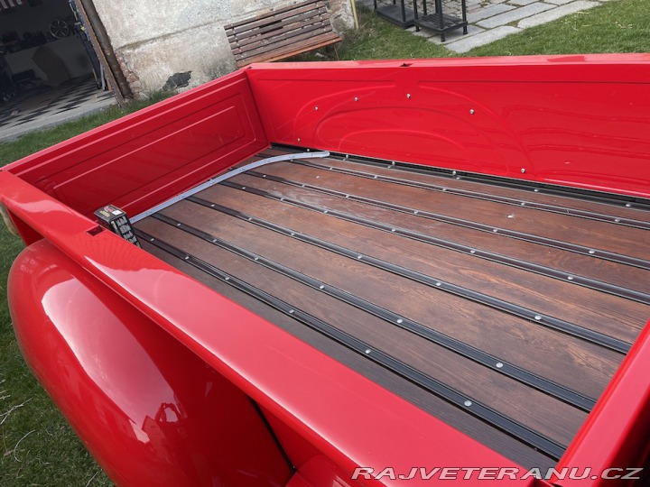 Chevrolet 3100 3600 unikátní renovce 1955