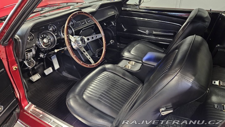 Ford Mustang 289 V8, 4-speed manuál 1968