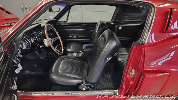 Ford Mustang 289 V8, 4-speed manuál 1968
