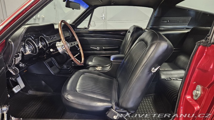 Ford Mustang 289 V8, 4-speed manuál 1968