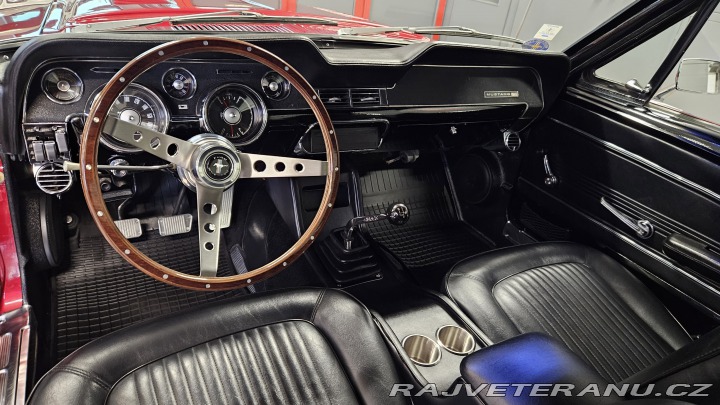 Ford Mustang 289 V8, 4-speed manuál 1968