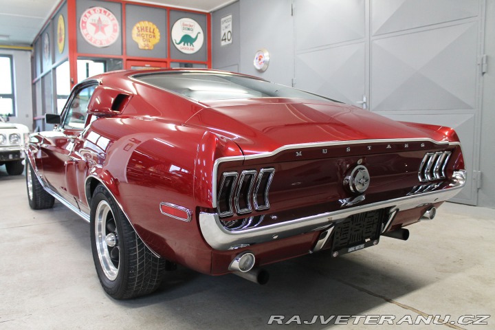 Ford Mustang 289 V8, 4-speed manuál 1968