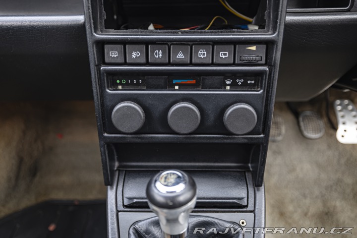 Lancia Delta Integrale HF RHD 1989