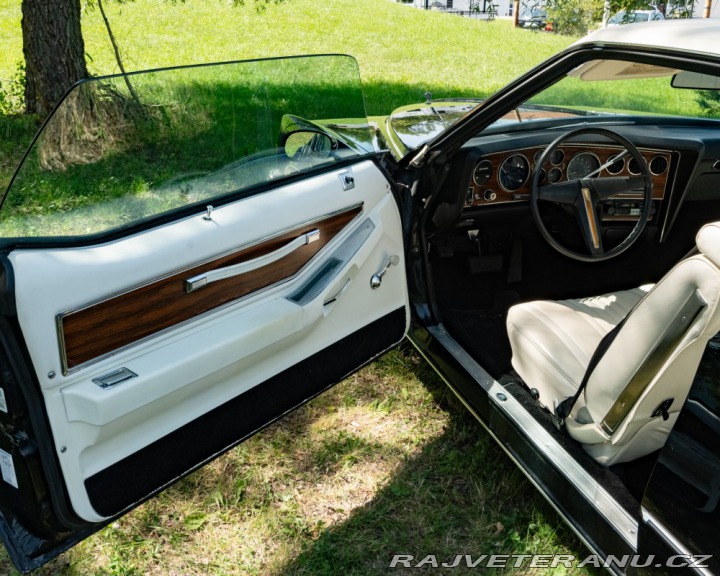 Pontiac Grand Prix  1976