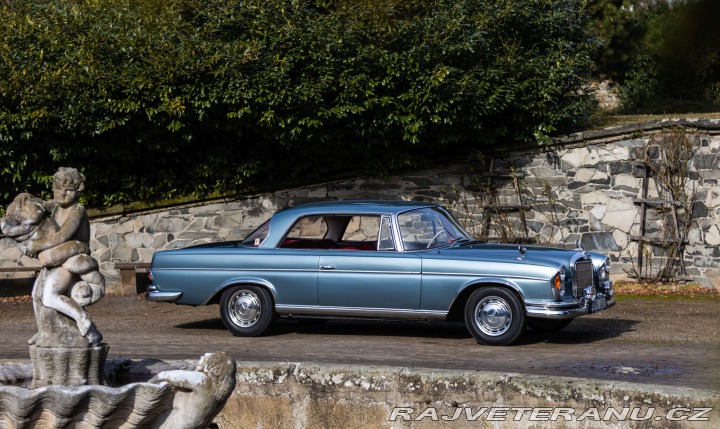 Mercedes-Benz 220 SEB W111 1963