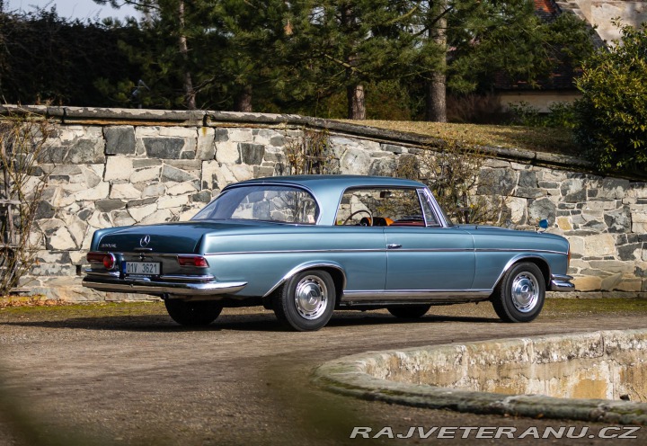Mercedes-Benz 220 SEB W111 1963