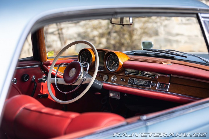 Mercedes-Benz 220 SEB W111 1963