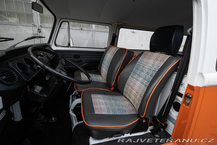 Volkswagen T2 Bus 8-místní 1978