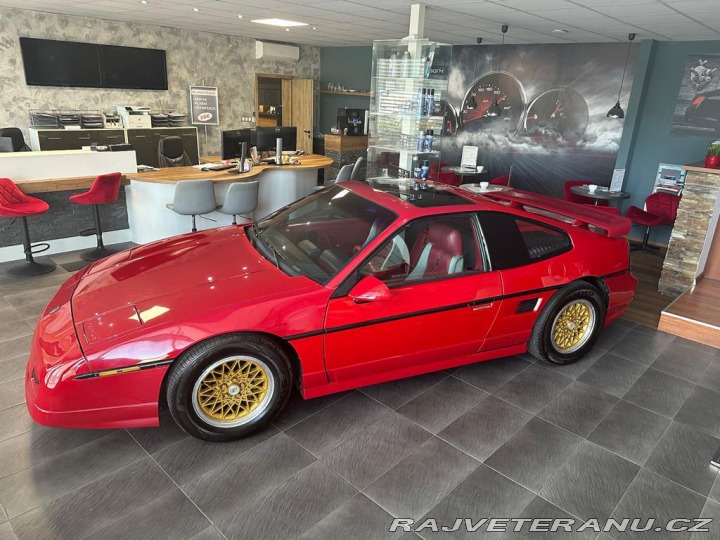 Pontiac Fiero GT,2.8,93KW, V6,+2.MOTOR 1990