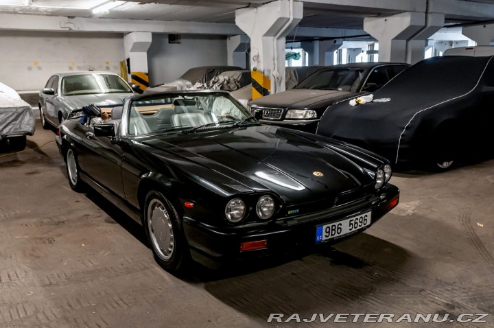 Jaguar XJS Convertible v TWR 1989