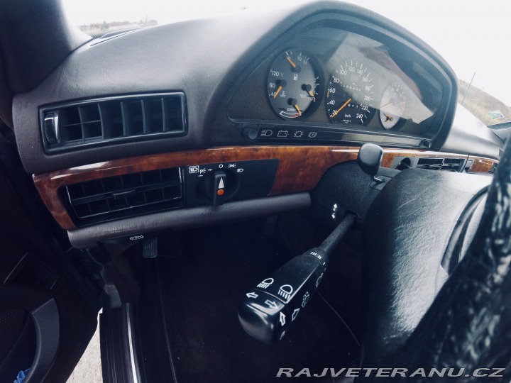 Mercedes-Benz 380 W126 380sec 1983