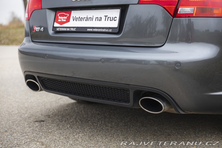 Audi RS4 B7 4.2 V8 2007