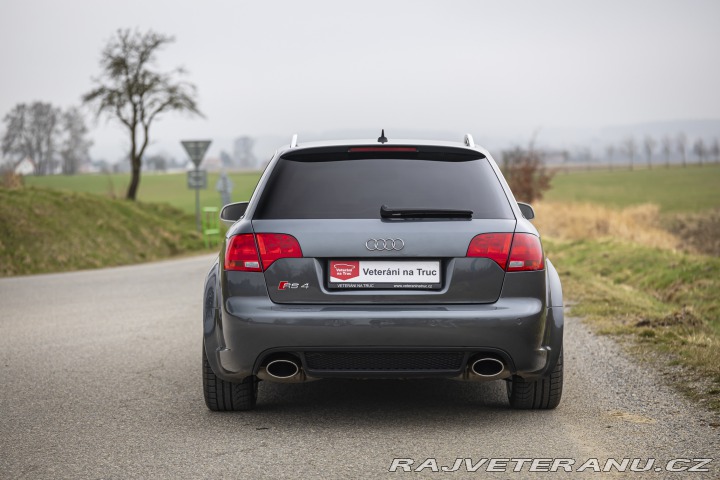 Audi RS4 B7 4.2 V8 2007