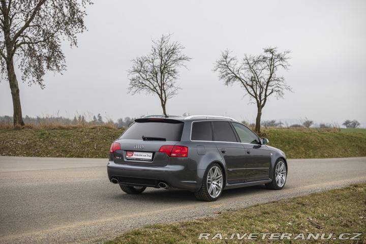 Audi RS4 B7 4.2 V8 2007