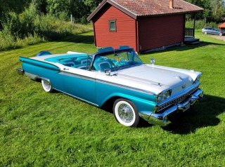 Ford Galaxie Sunliner