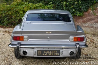 Aston Martin V8  1977