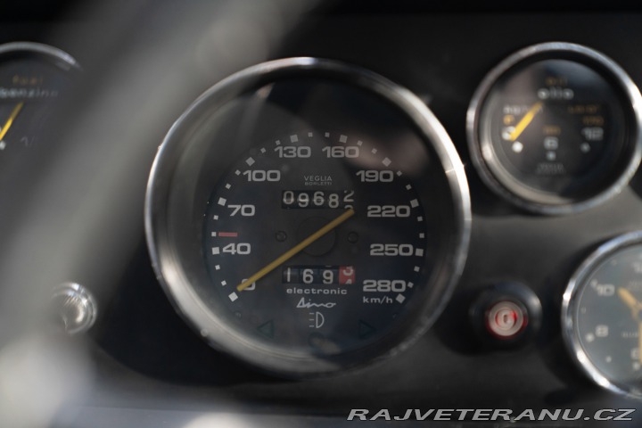 Ferrari Dino 208 GT4 1976