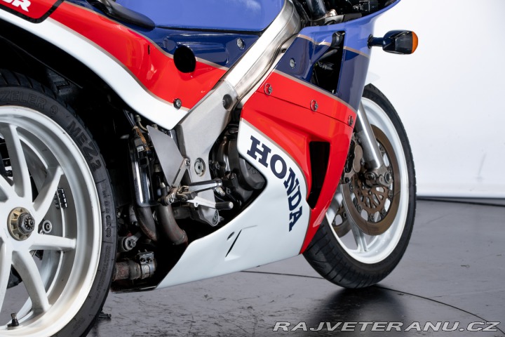 Honda VF VFR750- “RC 30” 1988