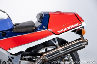 Honda VF VFR750- “RC 30” 1988