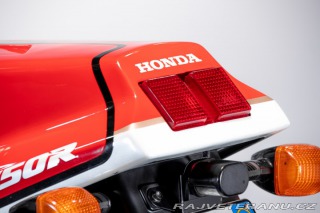 Honda VF VFR750- “RC 30” 1988