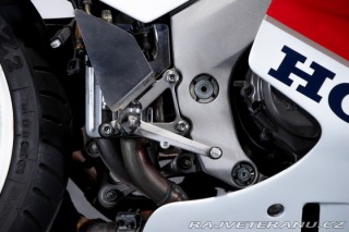 Honda VF VFR750- “RC 30” 1988