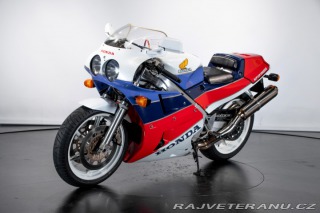 Honda VF VFR750- “RC 30” 1988
