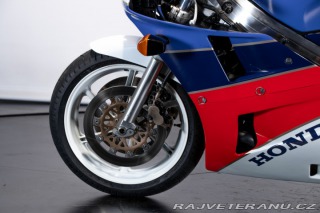 Honda VF VFR750- “RC 30” 1988