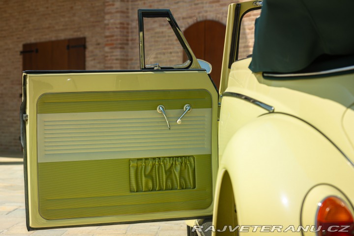 Volkswagen Brouk Maggiolino Cabriolet Ovalino - By Karmann 1959
