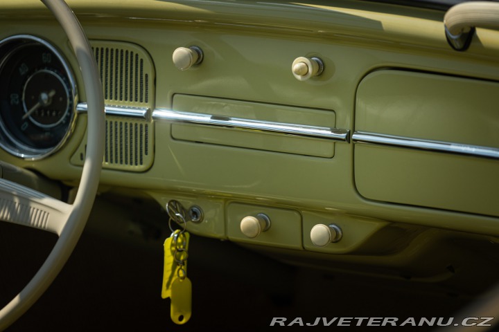 Volkswagen Brouk Maggiolino Cabriolet Ovalino - By Karmann 1959