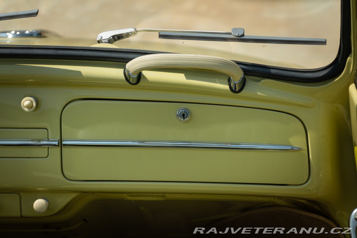 Volkswagen Brouk Maggiolino Cabriolet Ovalino - By Karmann 1959
