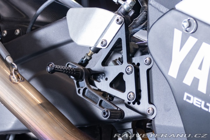 Yamaha Ostatní modely YZF-R7 OW-02 2001