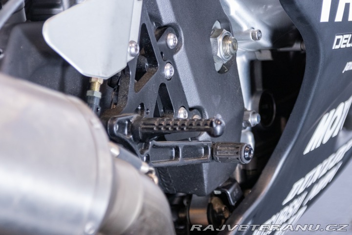 Yamaha Ostatní modely YZF-R7 OW-02 2001