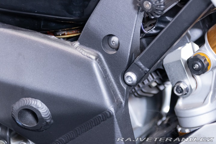 Yamaha Ostatní modely YZF-R7 OW-02 2001