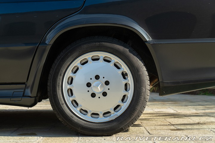 Mercedes-Benz 190 190E 2.5 - 16 1990