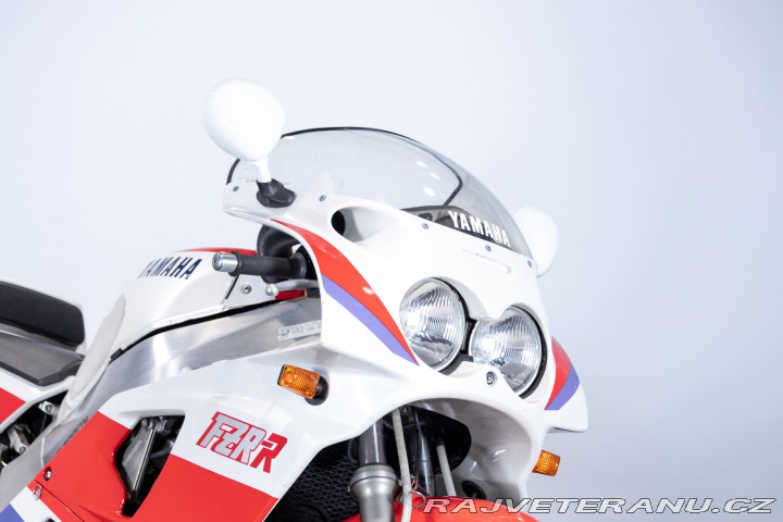 Yamaha FZ FZR 750 R (OW01) “Agostini” 1989