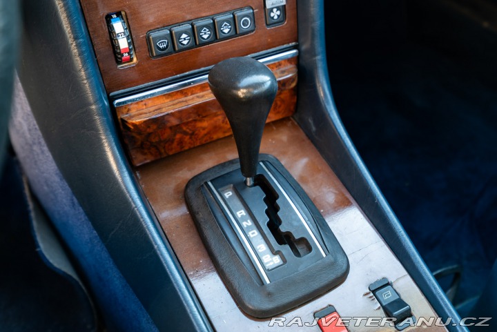 Mercedes-Benz 380 SL 1983