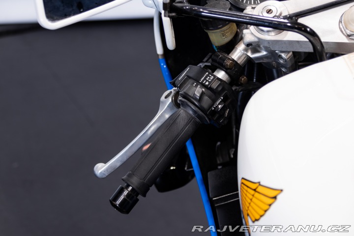 Honda VF VFR 750 R (RC30) ALA ORO 1988