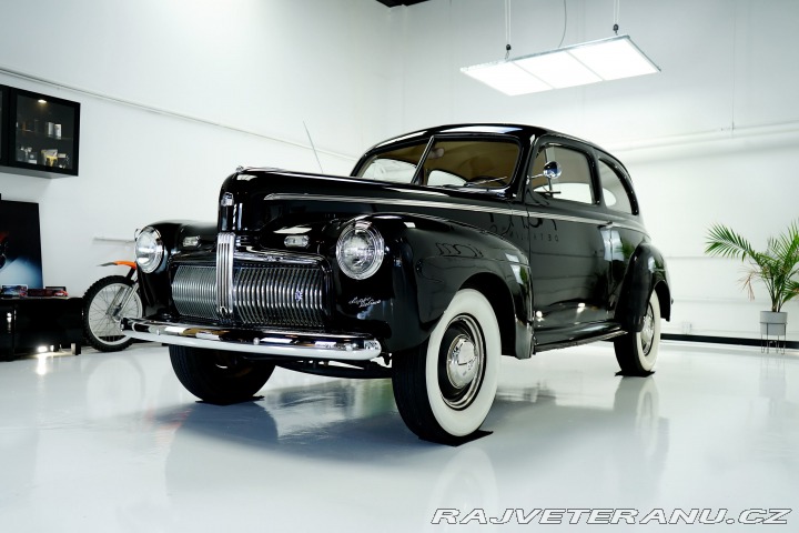 Ford Ostatní modely DeluxeTudor 1942