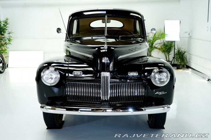 Ford Ostatní modely DeluxeTudor 1942