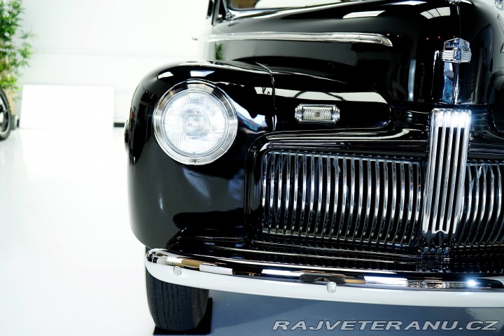 Ford Ostatní modely DeluxeTudor 1942