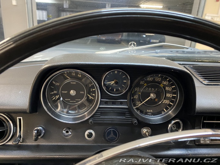 Mercedes-Benz 250 Coupe 1975