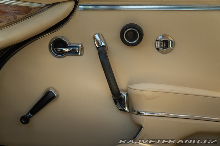 Mercedes-Benz 220 SE COUPE 1964