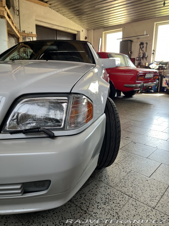 Mercedes-Benz SL SL600 V12 R129 žehlička 1993