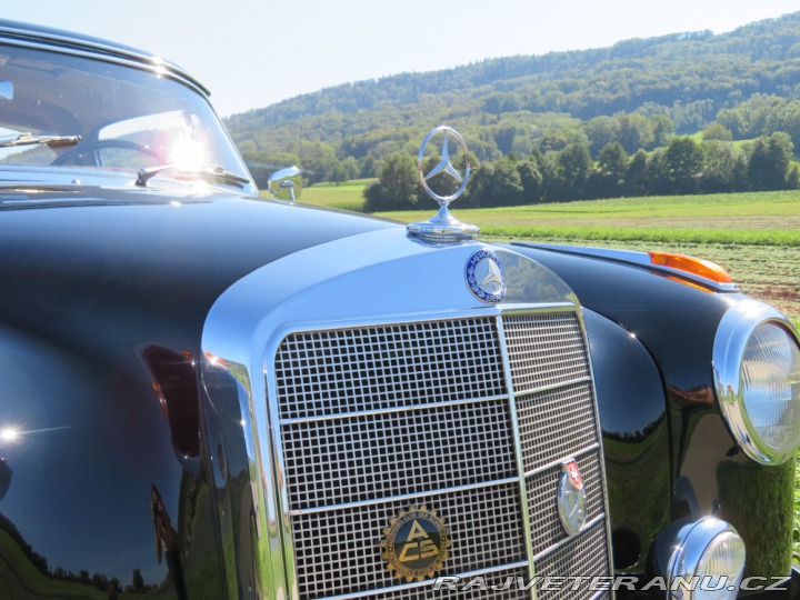 Mercedes-Benz 220 S 1958